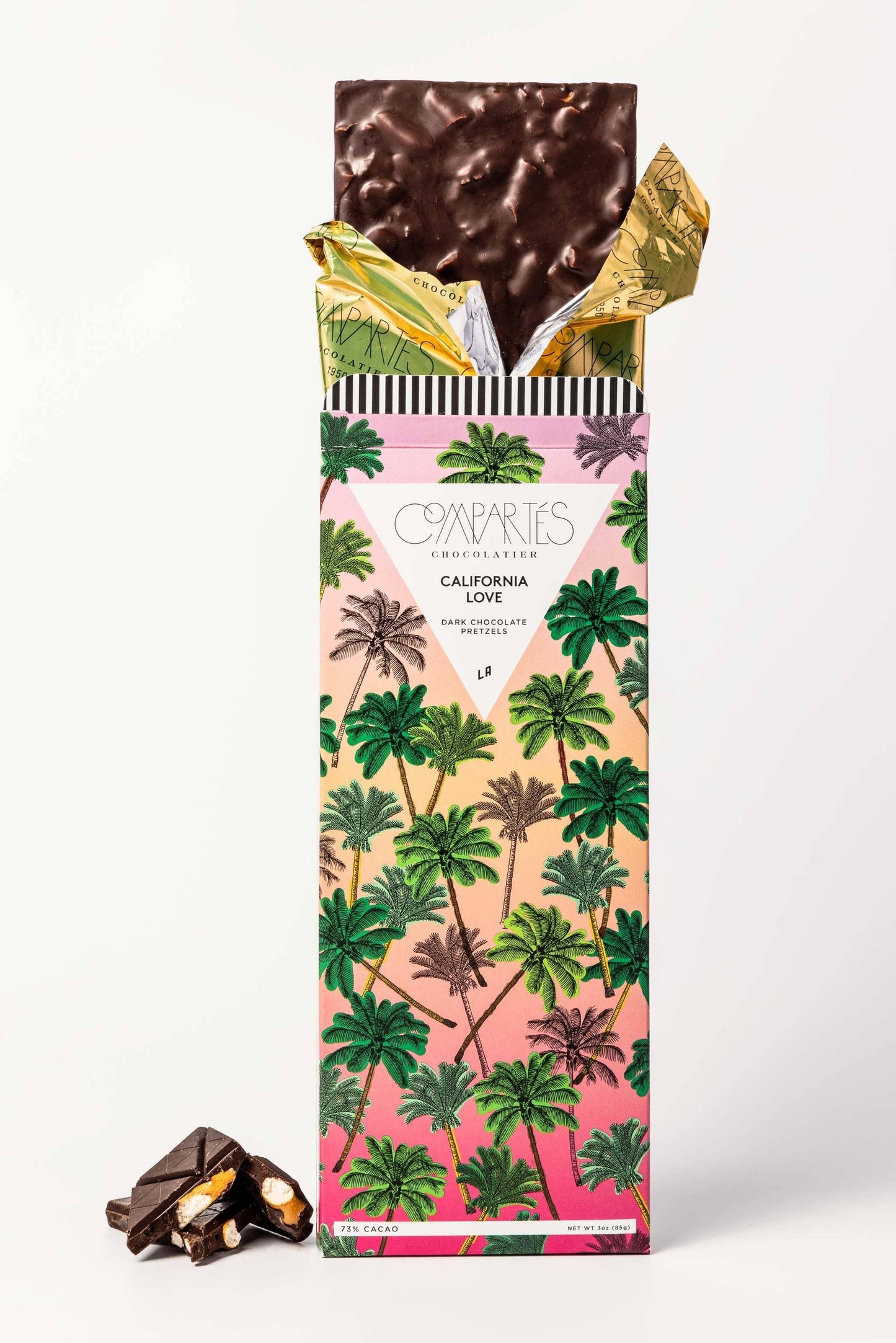 Compartés California Love dark chocolate pretzels bar with palm tree packaging and chocolate pieces